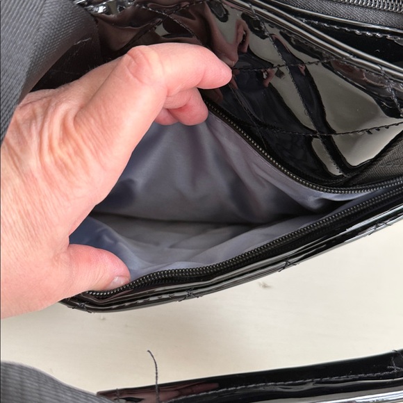 IHKWIP Quilted Carry Your Confidence Anti-Theft Tote Patent Black NWT - Picture 5 of 15